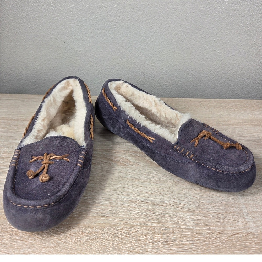 UGG Dakota Moccasin Slippers Women 9 Blue Suede Sheepskin Lined Driving Shoe